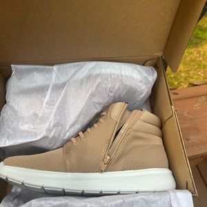 Clarks - Cloudsteppers - Size 10 NIB